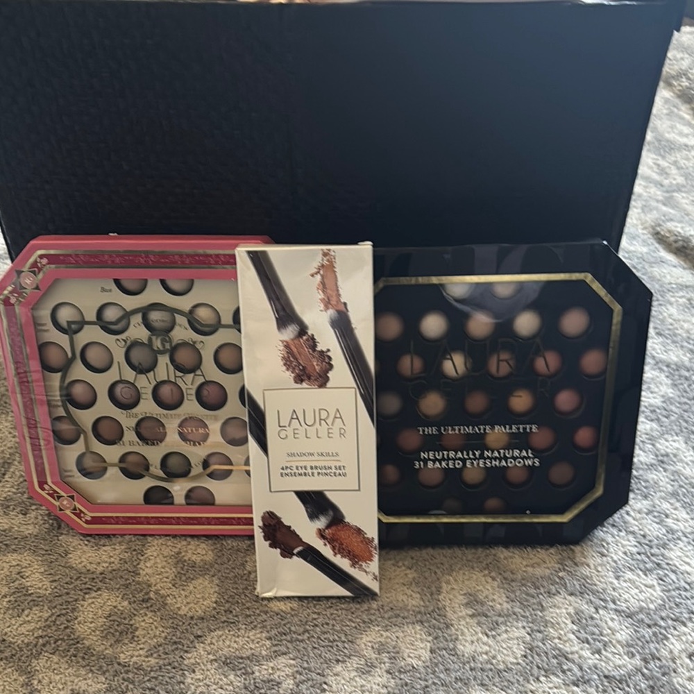 2 Laura Geller Eyeshadow Palette Set with brush set
